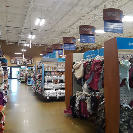 Pet Supply Store «PetSmart», reviews and photos, 7765 Airport Blvd #901, Mobile, AL 36608, USA