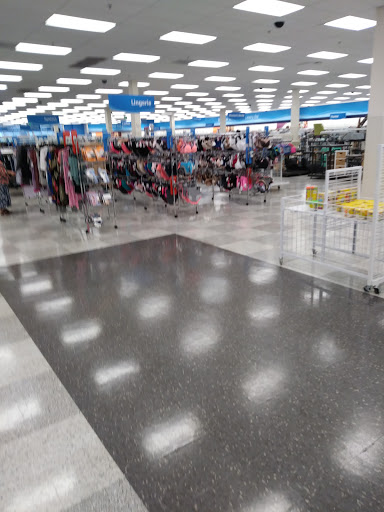Clothing Store «Ross Dress for Less», reviews and photos, 523 S MacDade Blvd, Holmes, PA 19043, USA