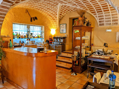 Restaurant La Llar del Pagès Carrer Alt, 11, 17750 Capmany, Girona, España