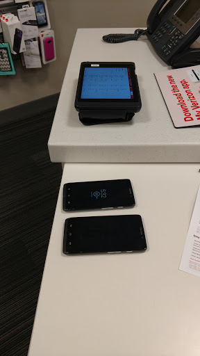 Cell Phone Store «Verizon», reviews and photos, 5350 Harvey St e, Muskegon Heights, MI 49444, USA