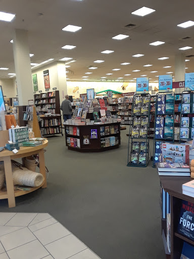Book Store «Barnes & Noble Booksellers South Corona», reviews and photos, 2470 Tuscany St #101, Corona, CA 92881, USA
