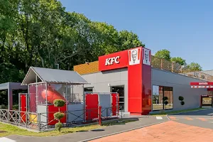 KFC Lens image