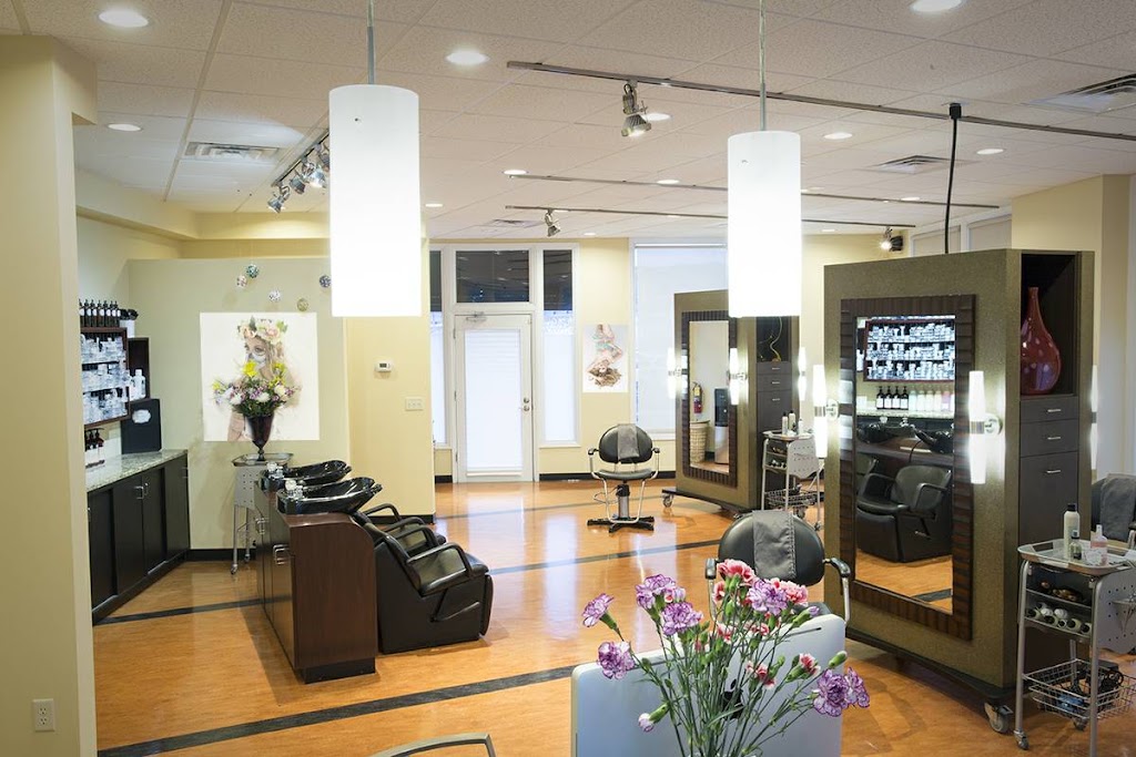 Vakkar Salon 63124