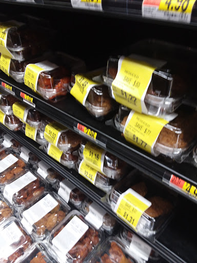 Department Store «Walmart Supercenter», reviews and photos, 530 Woollomes Ave, Delano, CA 93215, USA