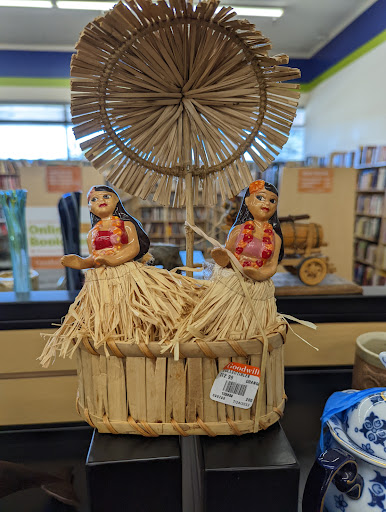 Thrift Store «Goodwill», reviews and photos