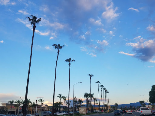 Shopping Mall «Tuskatella Shopping Center», reviews and photos, 1344 N Tustin St, Orange, CA 92867, USA