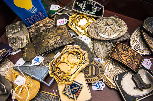 Thrift Store «Pocket Change Thrift, Antiques, and re-purpose store», reviews and photos, 1300 E State St, Alliance, OH 44601, USA