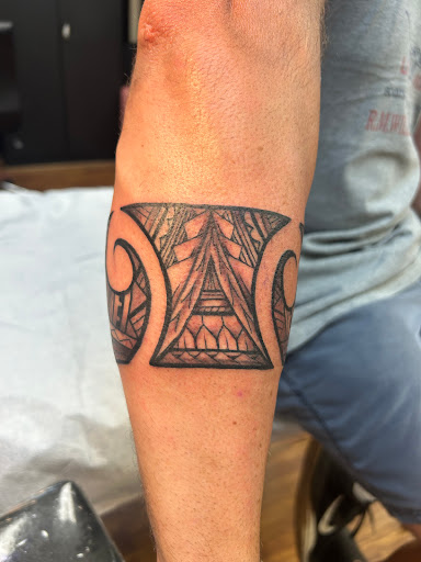 Explore dream catcher tattoo idea, creative tattoo ideas in Honolulu, available at Skin Deep Tattoo and Piercing Waikiki