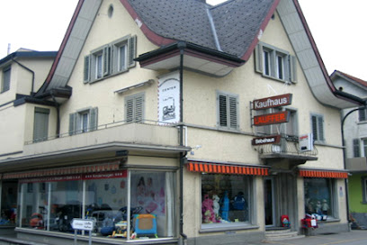 Kaufhaus Bébéhaus Läuffer