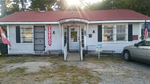 Tattoo Shop «Forsaken Art Tattoo & Piercing Studio», reviews and photos, 2652 Randleman Rd, Greensboro, NC 27406, USA