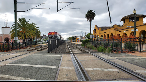 Donut Shop «Royal Donut Shop», reviews and photos, 1090 Burlingame Ave, Burlingame, CA 94010, USA