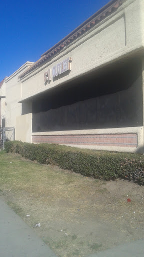 One Dollar Outlet Store