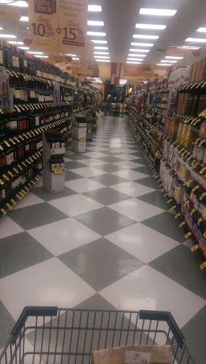 Grocery Store «Schnucks», reviews and photos, 2030 Dorsett Rd, Maryland Heights, MO 63043, USA