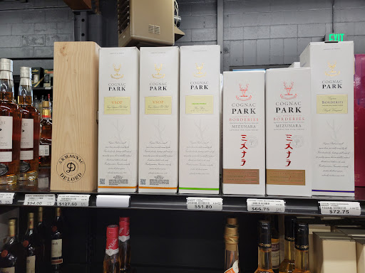 Liquor Store «11th Avenue Liquor», reviews and photos, 1040 SE Hawthorne Blvd, Portland, OR 97214, USA