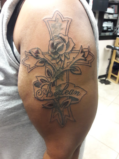 Tattoo Shop «Addicted 2 Tattoos», reviews and photos, 4819 E Busch Blvd #107, Tampa, FL 33617, USA