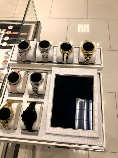 Fashion Accessories Store «Michael Kors», reviews and photos, 20-A Killingworth Turnpike #430, Clinton, CT 06413, USA