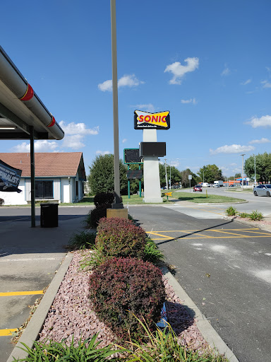 Fast Food Restaurant «Sonic Drive-In», reviews and photos, 12312 Blue Ridge Blvd, Grandview, MO 64030, USA