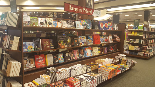 Book Store «Barnes & Noble», reviews and photos, 760 SE Maynard Rd, Cary, NC 27511, USA