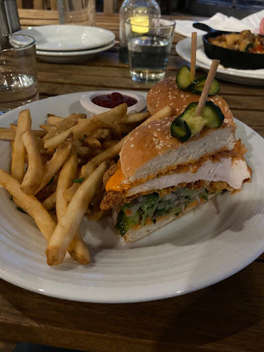 American Restaurant «Pinstripes», reviews and photos, 13500 Nall Ave, Overland Park, KS 66223, USA