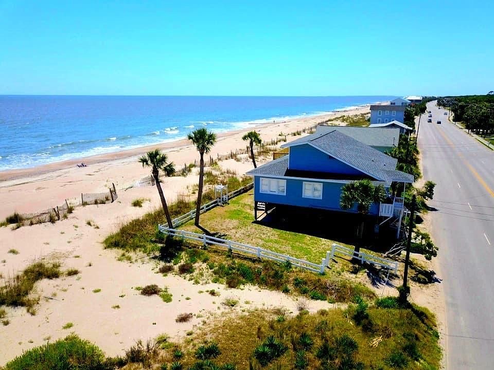 Foto van Burley L. Lyons beach voorzieningenruimte