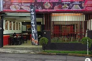 YOI KAMI sushi Uruapan calle pinzón #764 frente a plaza Ágora image