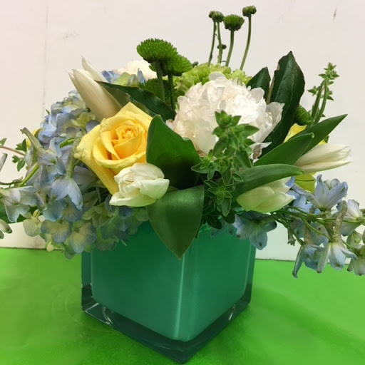 Florist «Company Flowers & Gifts Too!», reviews and photos, 2107 N Pollard St, Arlington, VA 22207, USA