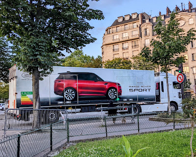Land Rover Paris 17 Arc de Triomphe Auto à Paris