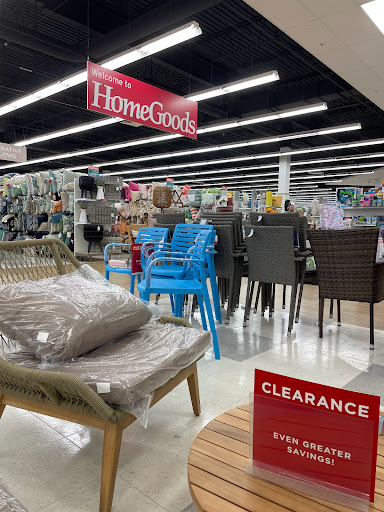 Department Store «T.J. Maxx and HomeGoods», reviews and photos, 7349 Lemont Rd, Downers Grove, IL 60516, USA
