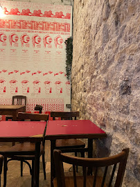 Atmosphère du Restaurant allemand Sürpriz - Berliner Kebab à Paris - n°3