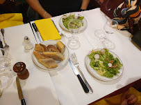 Salade César du Restaurant de grillades à la française Le Relais de l'Entrecôte à Paris - n°15