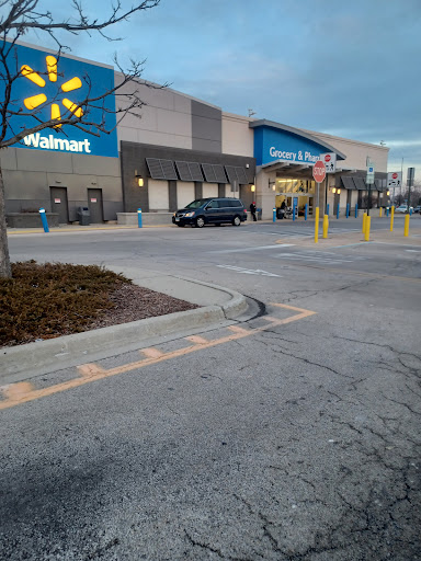 Department Store «Walmart Supercenter», reviews and photos, 150 Smith Rd, St Charles, IL 60174, USA