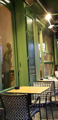 Atmosphère du Restaurant français Café Le Papillon à Paris - n°12