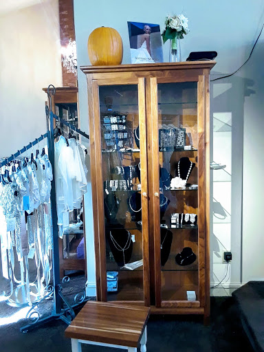 Bridal Shop «Cocoa Couture», reviews and photos, 575 E Chocolate Ave, Hershey, PA 17033, USA