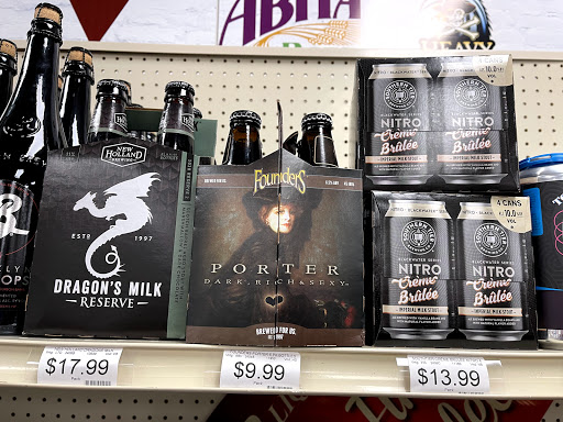 Liquor Store «M & R Liquors», reviews and photos, 206 Buckland Rd, South Windsor, CT 06074, USA