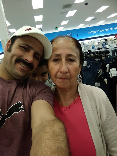 Clothing Store «Ross Dress for Less», reviews and photos, 3900 Sisk Rd, Modesto, CA 95356, USA