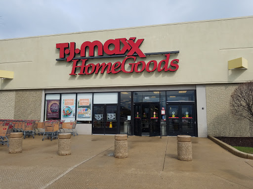 Department Store «T.J. Maxx and HomeGoods», reviews and photos, 7349 Lemont Rd, Downers Grove, IL 60516, USA