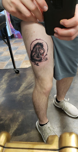 Tattoo Shop «Looking Glass Tattoo & Gallery», reviews and photos, 2110 SW Brandywine Ln #140, Topeka, KS 66604, USA