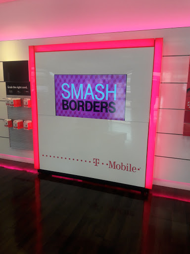 Cell Phone Store «T-Mobile», reviews and photos, 100 Promenade Pkwy A, Fayetteville, GA 30214, USA