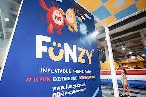 Funzy Inflatable Theme Park image
