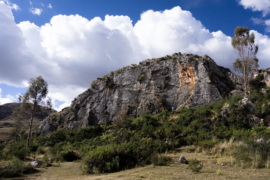 Piedra de Escalada - Salcantay Pueblo