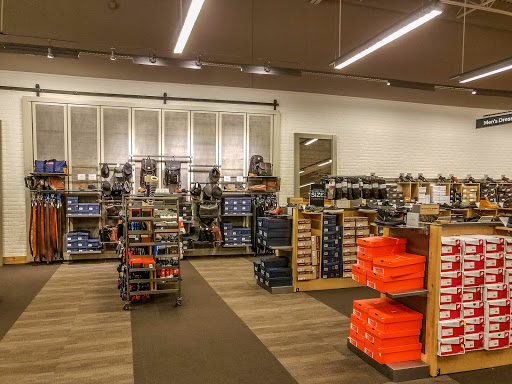 Shoe Store «DSW Designer Shoe Warehouse», reviews and photos, 2601 Plainfield Rd b, Joliet, IL 60435, USA