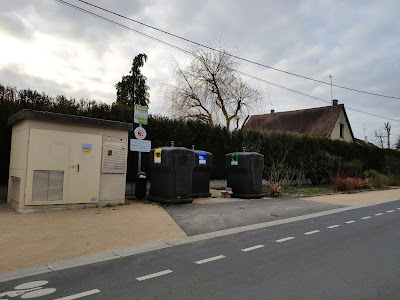 Point tri sélectif - conteneurs - chemin des Bordes à Vineuil