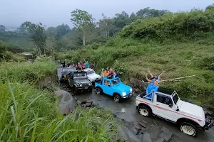 Jeep wisata karanganyar image