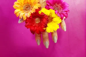 Elsalon Nails, Hands & Feet Beauty Care image