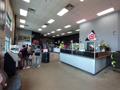 Used Auto Parts Store «Ace Auto Parts», reviews and photos, 754 Rice St, St Paul, MN 55117, USA