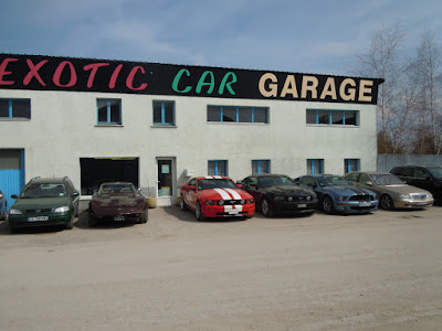 Exotic Car Garage à Houtaud