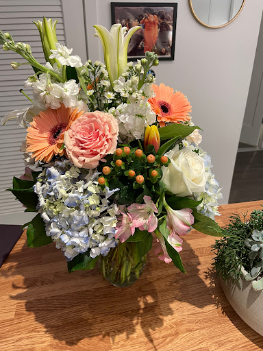 Florist «Pomfret Florist», reviews and photos, 836 County St, Somerset, MA 02726, USA