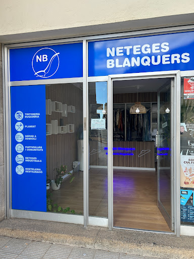 Neteges Blanquers en La Bisbal d'Empordà, Girona