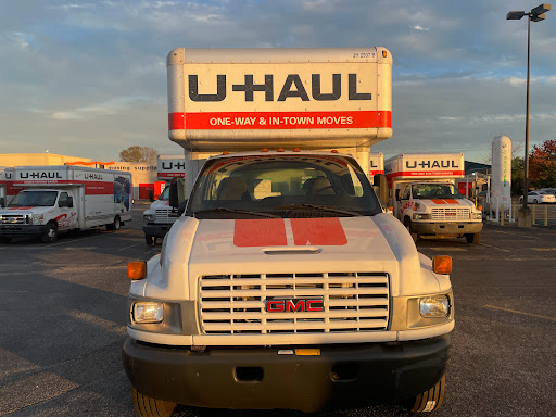 RV Storage Facility «U-Haul Moving & Storage of Woodmere», reviews and photos, 2525 Eastern Blvd, Montgomery, AL 36117, USA