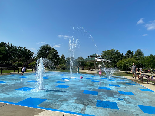 Park «Fountain Square Park», reviews and photos, 1751 Gibson Dr, Elk Grove Village, IL 60007, USA